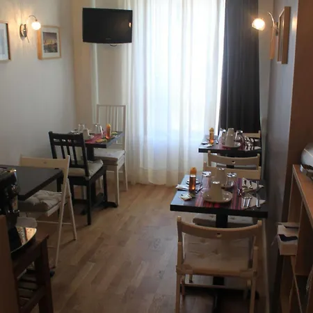 De L'union Hotel 3*