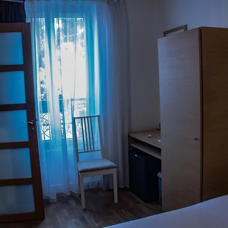 De L'union Hotel 3*