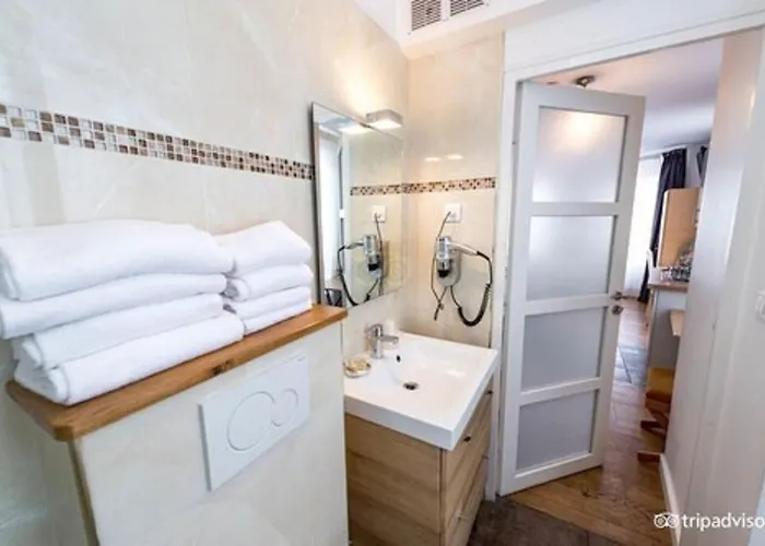 De L'union 3* Parijs