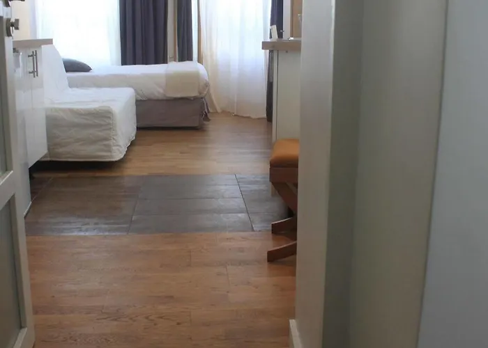 De L'union 3* Parijs